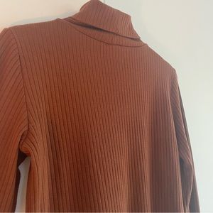 Le Château Brown Long-Sleeve Turtleneck
